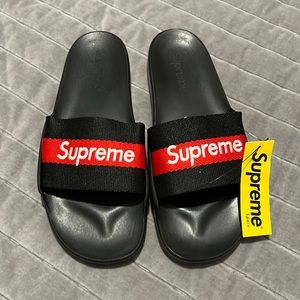 NEW Supreme flip flops